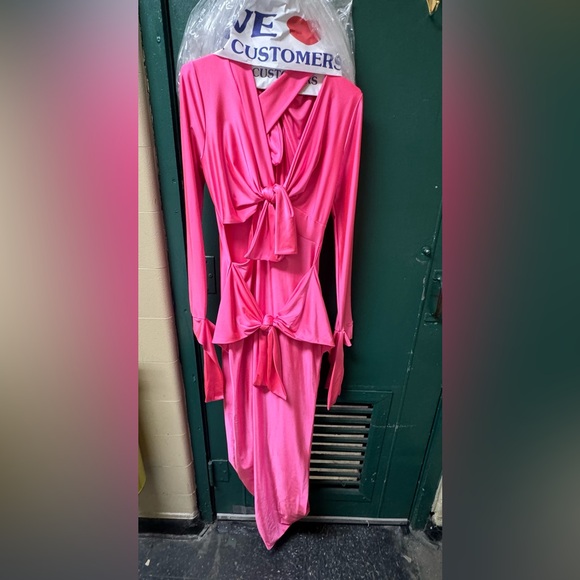 Pre-owned in perfect condition Fashionnova Tied to you maxi dress in neon pink L - Picture 4 of 12